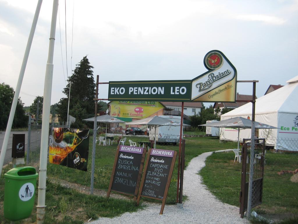 Eko Penzion Leo Dudince Luaran gambar